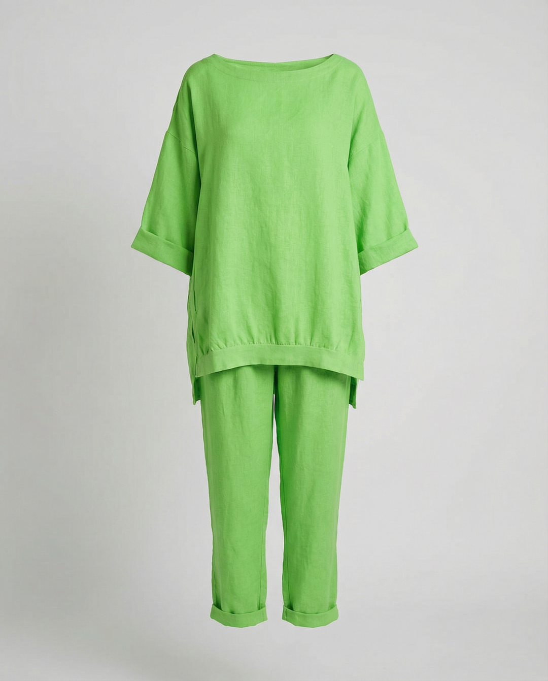 Comfortable women's leisure suit sporty