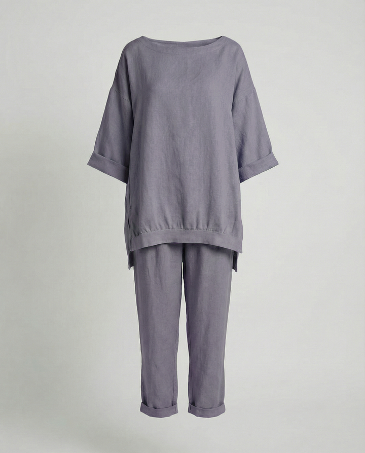 Comfortable women's leisure suit sporty