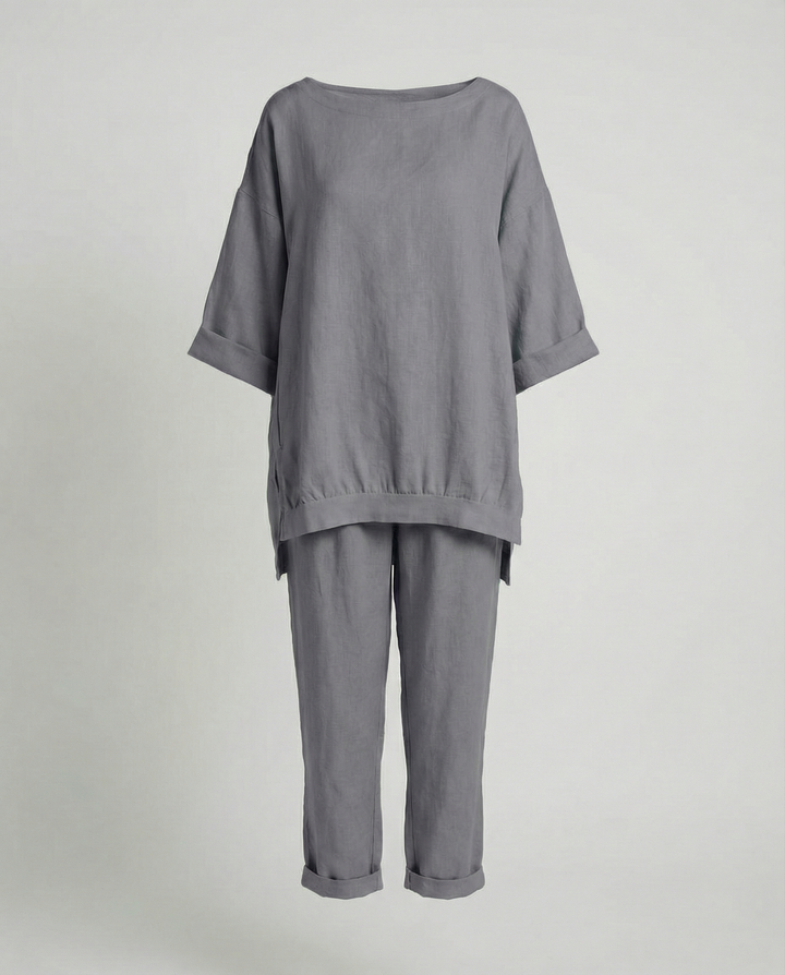 Comfortable women's leisure suit sporty