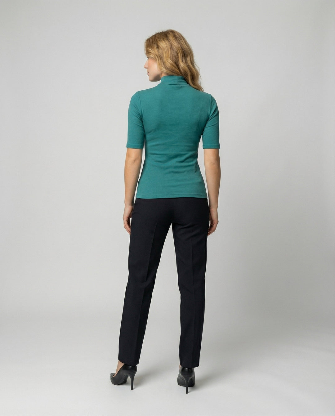 Fine knit seamless turtleneck sweater women